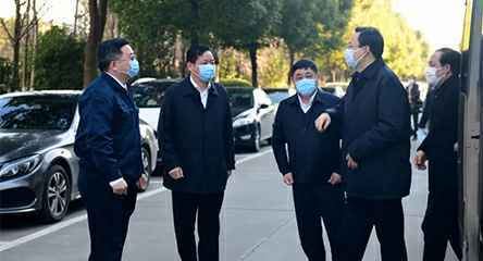 省委常委、苏州市委书记蓝绍敏来到扬州嘉懿磨具制造有限公司调研
